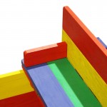 Spatiu de joaca cu nisip cu Bancute colorate - Lada cu nisip din lemn pentru gradina Axi